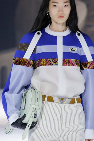 Look 80